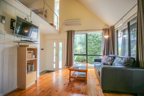 Allambie Cottages - Villa 1 - Accommodation Main Beach 3