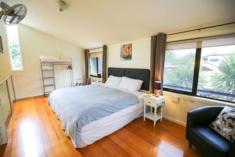 Allambie Cottages - Villa 2 - Accommodation Main Beach 3