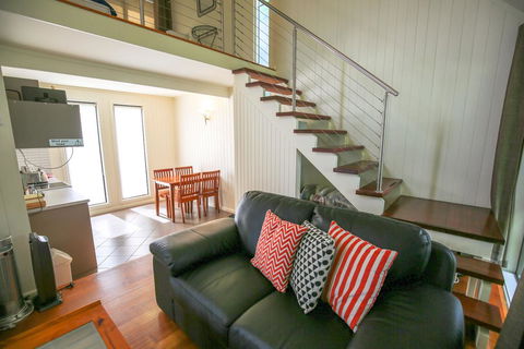 Allambie Cottages - Villa 2 - Accommodation Main Beach 0
