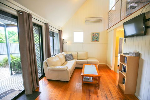 Allambie Cottages - Villa 3 - Accommodation Main Beach 2