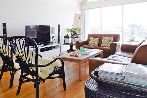 Allure - Accommodation Main Beach 1