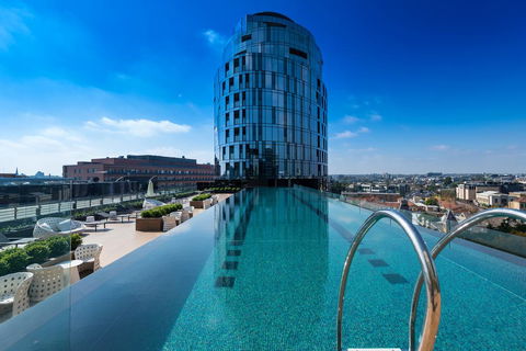 Along Melbourne's Magic Boulevard - Accommodation Main Beach 0