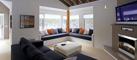 Alpenglow - Accommodation Main Beach 1