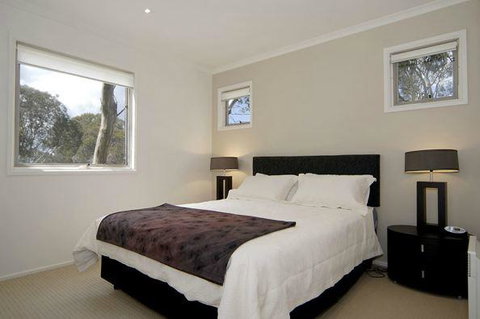 Alpenglow - Accommodation Main Beach 3