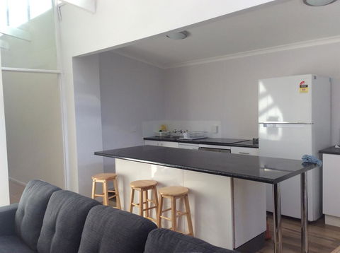 Alpha Centauri Townhouses - Accommodation Main Beach 2