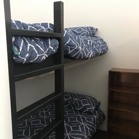 Alpina - Accommodation Main Beach 1