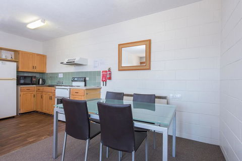 Alpine Apartment - Great Location With Views Of Lake Jindabyne - Accommodation Main Beach 3