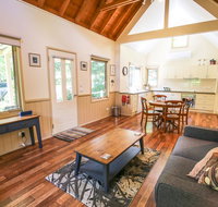 Alpine Arnica Cottage 1 - Accommodation Main Beach