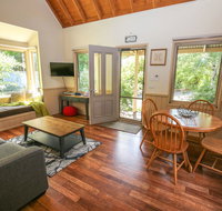 Alpine Arnica Cottage 2 - Accommodation Main Beach