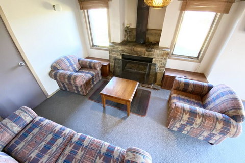 Alpine Interlude - Accommodation Main Beach 2