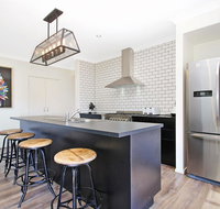Alpine Knights Stylish Luxury - Accommodation Main Beach