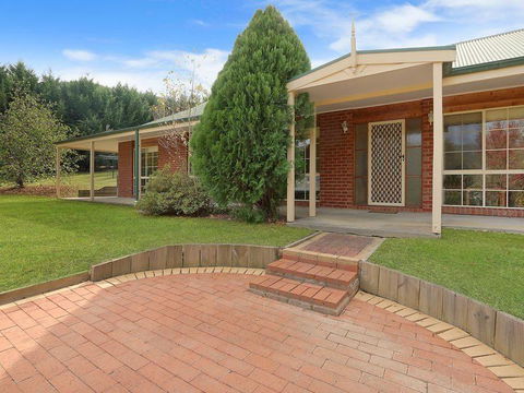 Alpine Mist - Spacious 5 Bedroom Home - Accommodation Main Beach 0