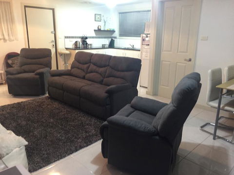 Altona Garden Retreat - Accommodation Main Beach 2