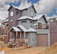 Alyeska - Accommodation Main Beach