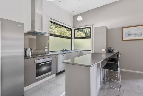 Amaroo - Accommodation Main Beach 3