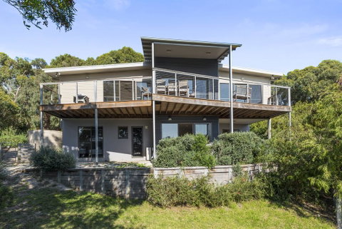 Amaroo - Accommodation Main Beach 0