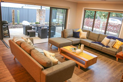 Amaroo - Accommodation Main Beach 0