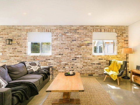 Amaroo - Modern, Luxurious And Chic - Accommodation Main Beach 2