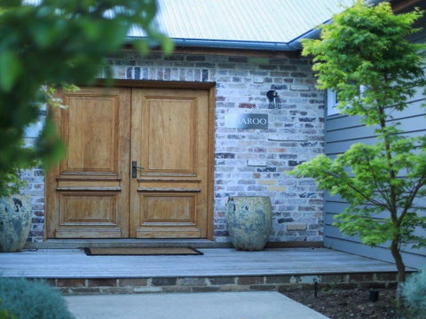 Amaroo - Modern, Luxurious And Chic - Accommodation Main Beach 0