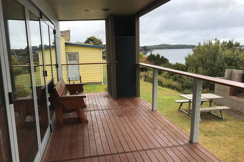 Amazing Ansons Bay Absolute Waterfront Beach House - Accommodation Main Beach 1