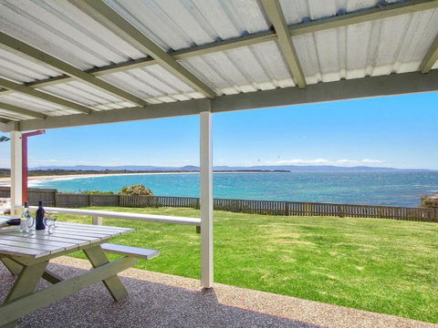 Amazing Aspects - Perched Above Tilbury Cove - Accommodation Main Beach 0