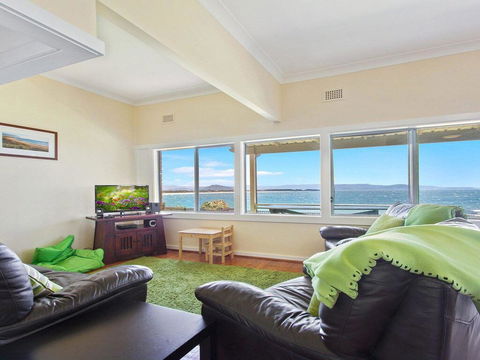 Amazing Aspects - Perched Above Tilbury Cove - Accommodation Main Beach 3