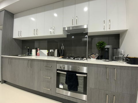 Amazing New Apartment Penrith, Prime Location - Accommodation Main Beach 3