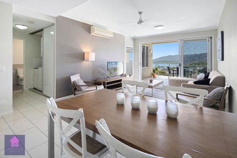 Amazing Ocean Views, Pool, Award Winning Location, Airlie Beach - Accommodation Main Beach 0