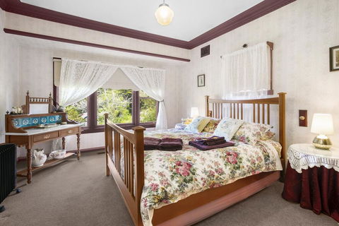 Ambrose Cottage Front Apartment - Accommodation Main Beach 3