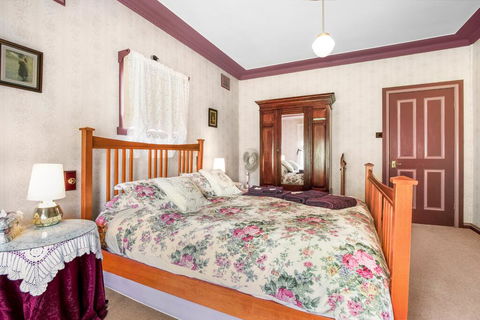 Ambrose Cottage Front Apartment - Accommodation Main Beach 2