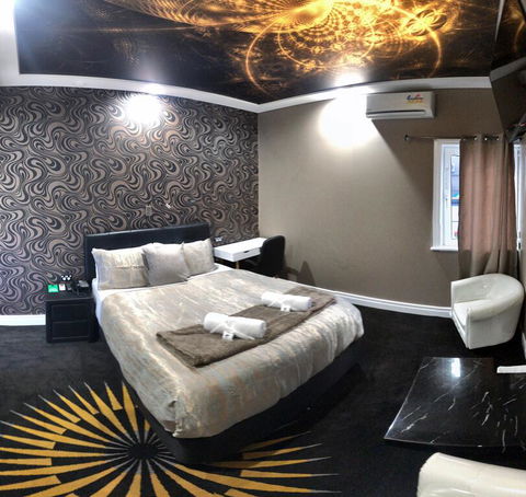 Amelia Boutique Hotel - Accommodation Main Beach 3