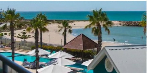 AN OCEAN,BEACH And POOL VIEW APARTMENT - Apt 210 SEASHELLS RESORT - Accommodation Main Beach 0