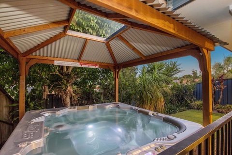 Anaheim House2 North By Getastay - Accommodation Main Beach 0