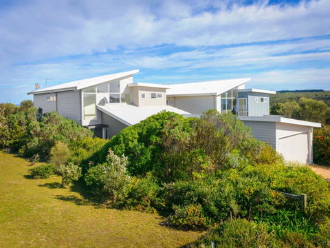 Anchors Beach House - Accommodation Main Beach 0