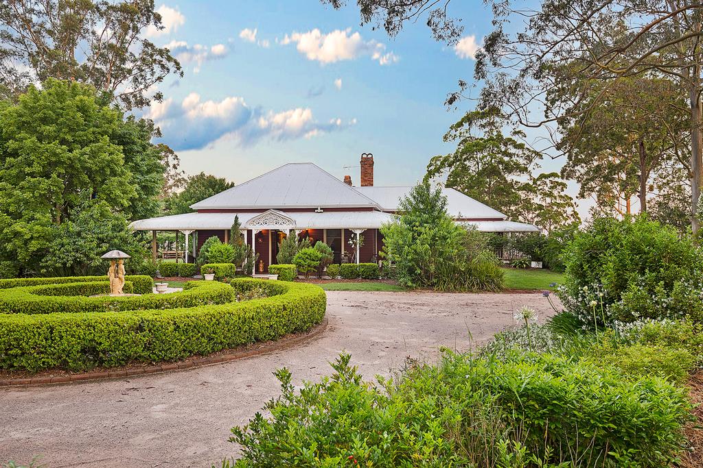 Anduramba QLD Accommodation Main Beach