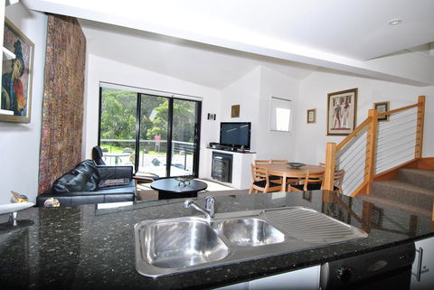 Angala 2 - Accommodation Main Beach 1