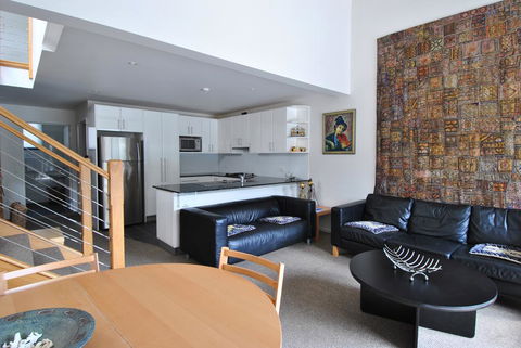 Angala 2 - Accommodation Main Beach 3