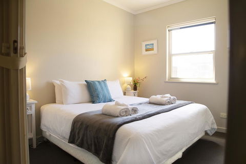 Angaston Mews - Accommodation Main Beach 3