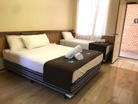 Angel's Rest Motel - Accommodation Main Beach 0