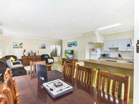 Anne's Beach Getaway - Accommodation Main Beach 1