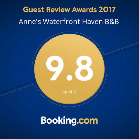 Anne's Waterfront Haven B&B - Accommodation Main Beach 3