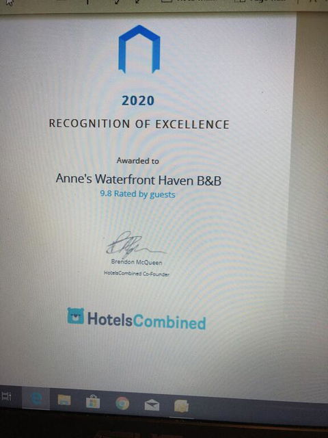 Anne's Waterfront Haven B&B - Accommodation Main Beach 1