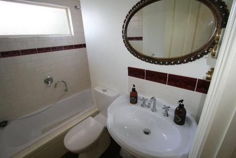 Annies Garden Cottage - Accommodation Main Beach 3