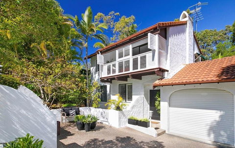 Apartment 1 - 20 Viewland Drive - Accommodation Main Beach 0