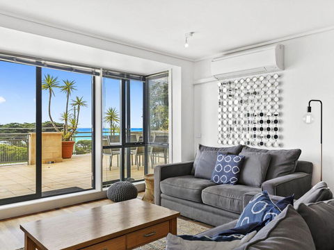 APARTMENT 12 PACIFIC APARTMENTS- Across From The Pier - Accommodation Main Beach 2