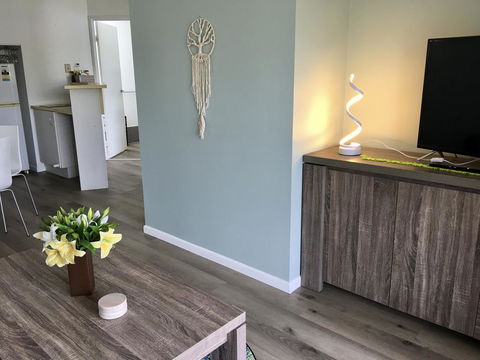 Apartment In 4,  Resort - Pool Views - Great Location - Accommodation Main Beach 2