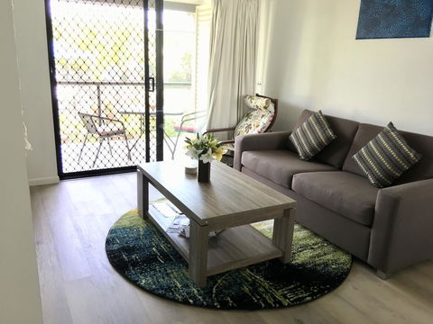 Apartment In 4,  Resort - Pool Views - Great Location - Accommodation Main Beach 1