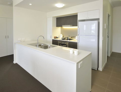 Apartments G60 Gladstone - Accommodation Main Beach 3