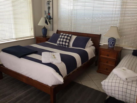 Apartments On The Park - 47 March St - Accommodation Main Beach 0