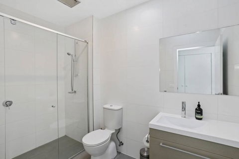 APOLLO 13 PENTHOUSE - Free Wifi & Huge Terrace! - Accommodation Main Beach 2